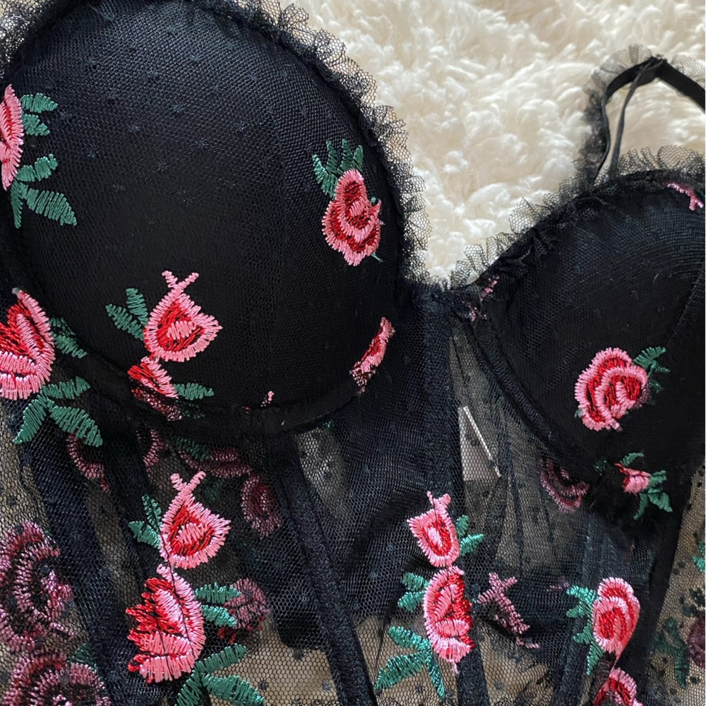 Black Corset with Pink Roses - Picture 3 of 3